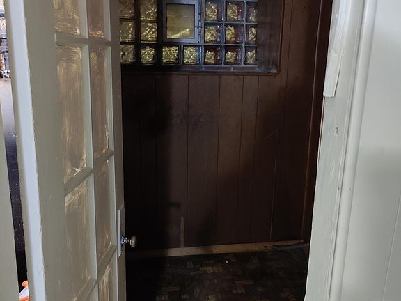 5th image of 1050 Plus Utilities 1538 S Lindenwood St