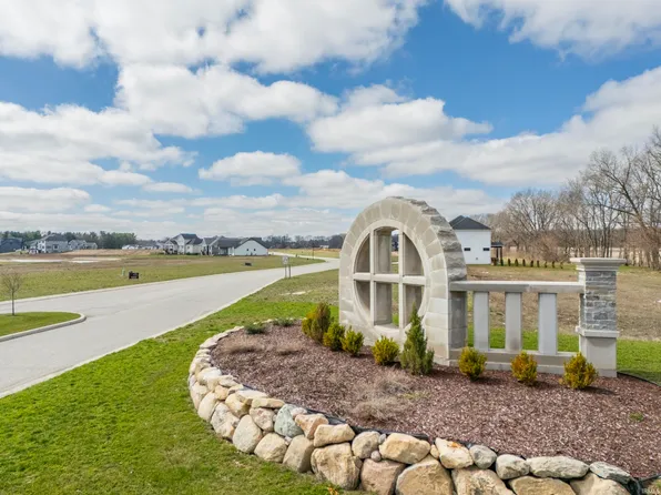 15441 Auldgate Dr, Granger, IN 46530