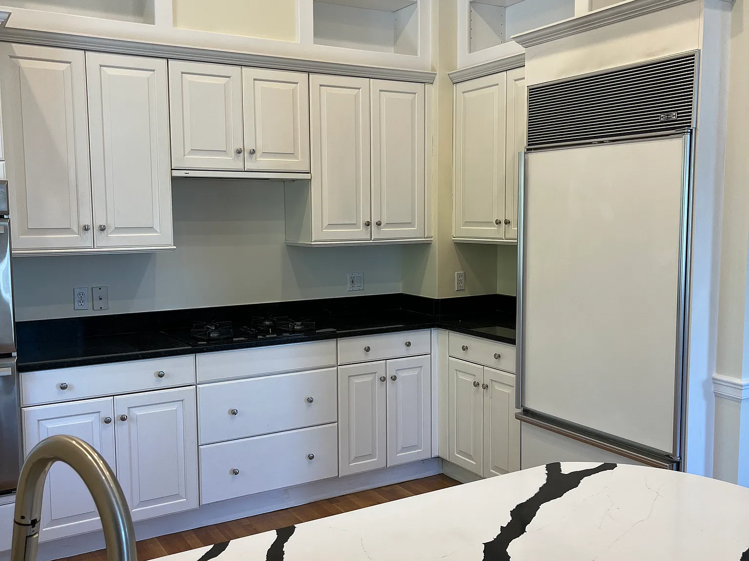 3 bed, 1800 sqft, $9,000 — Photo 2