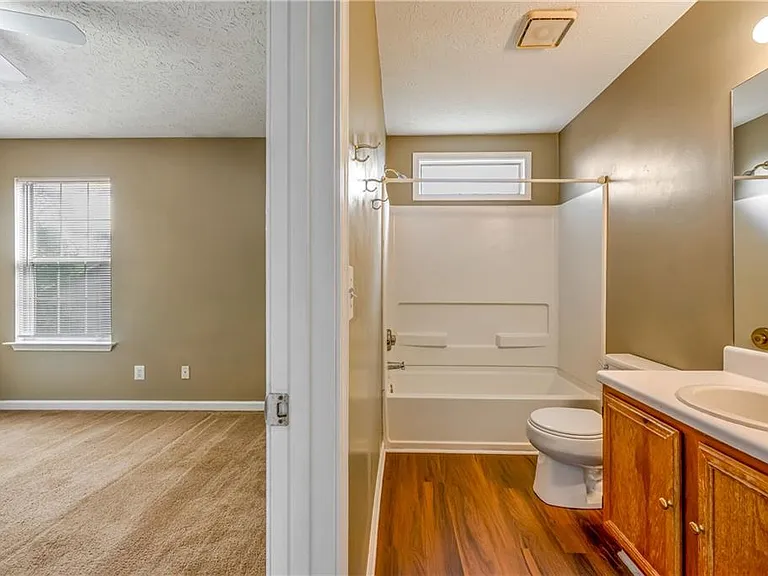 4392 Windmoor Dr NW — Photo 21