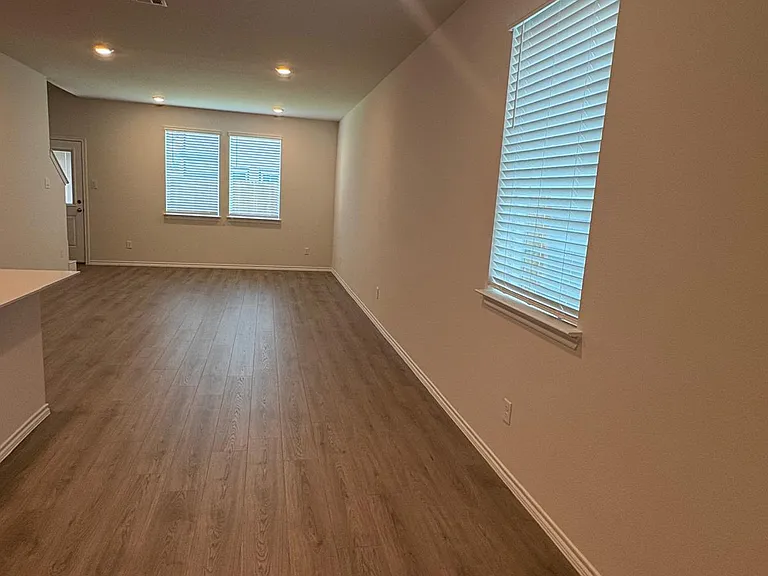 219 Tall Cedar Way — Photo 4
