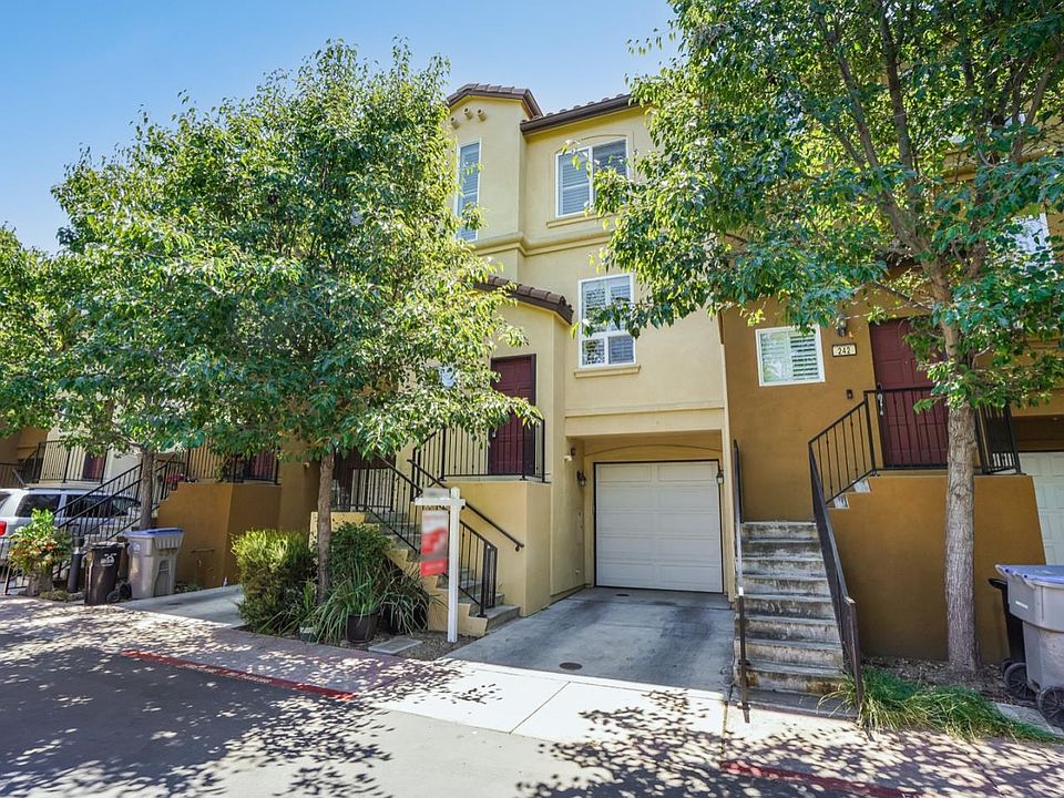 1st image of 236 San Antonio Pl