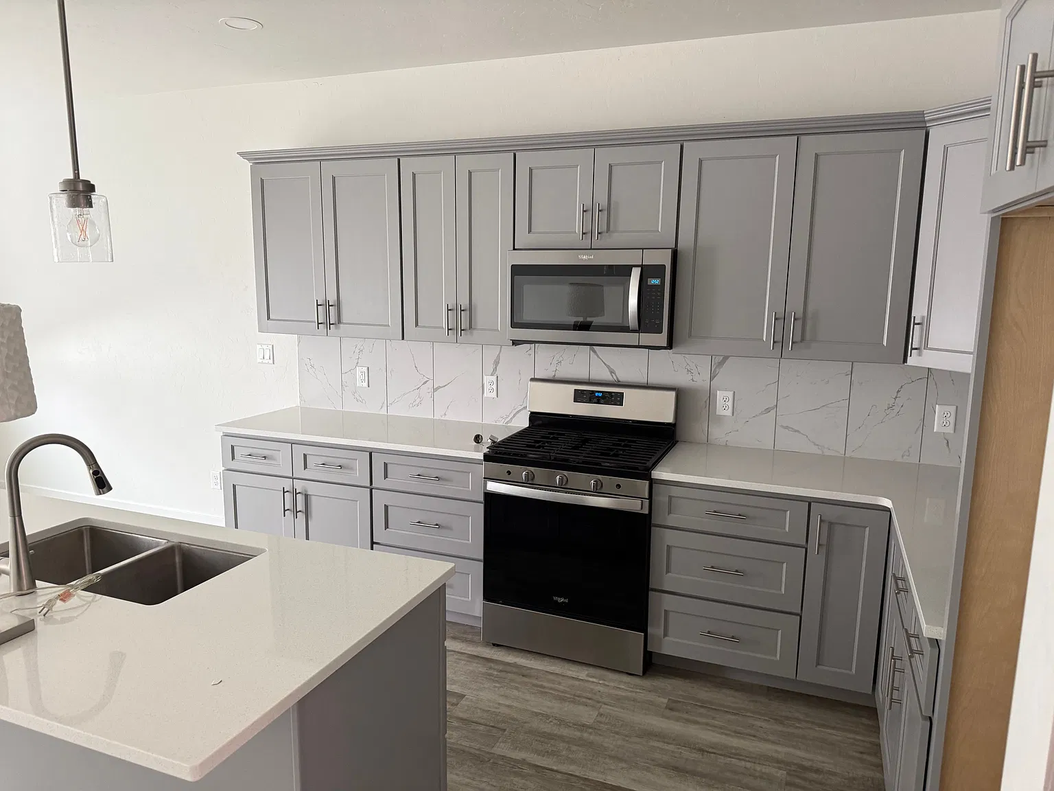 3 bed, 2.0 bath, 1782 sqft, $2,700 — Photo 4