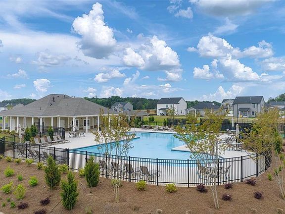 5th image of 383 Abbott Rd