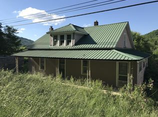 621 James River And Kanawha Tpke, Rainelle, WV 25962