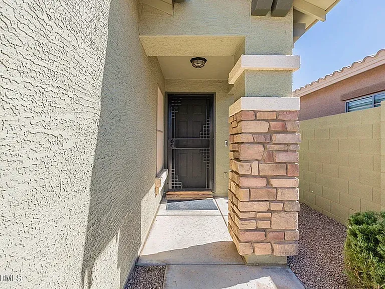 38645 N Lamar Dr — Photo 18