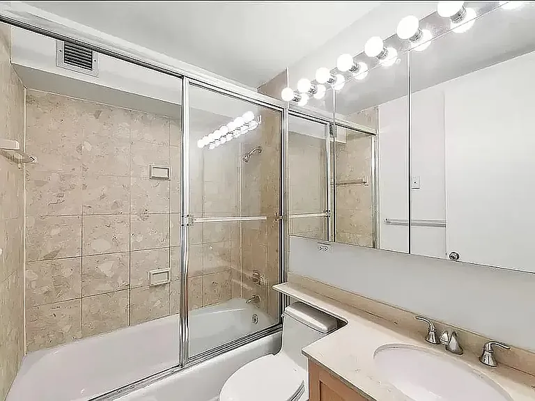 360 E 57th St #5B — Photo 6
