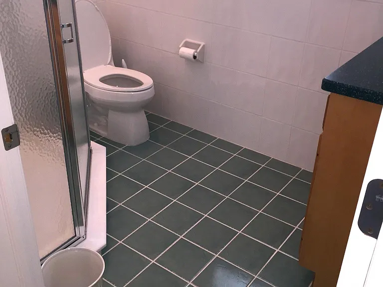 2nd Floor Full Bath