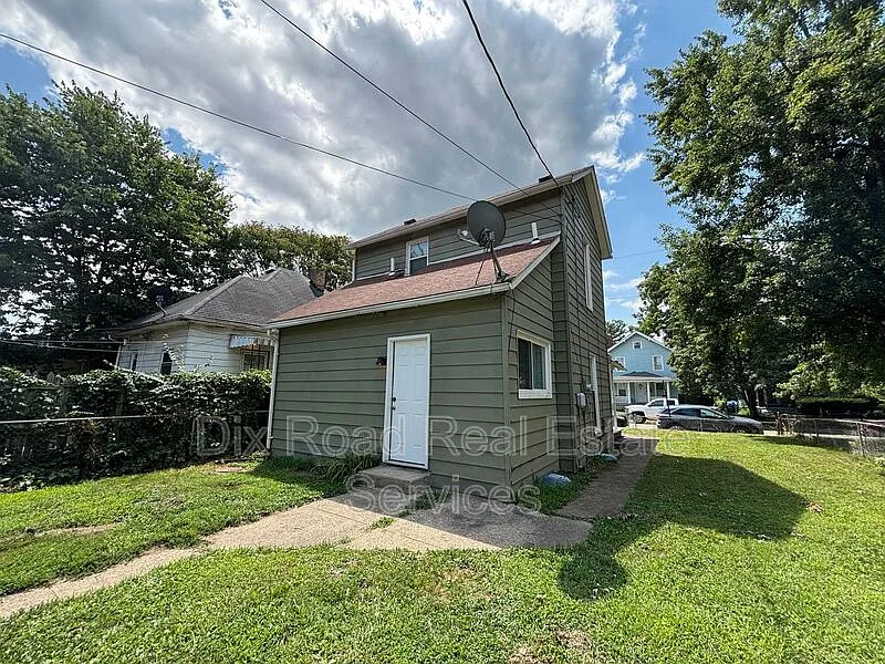 3 bed, 2.0 bath, 1096 sqft, $1,250 — Photo 4