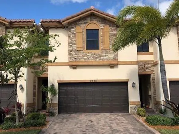 9575 Town Parc Cir N, Pompano Beach, FL 33076