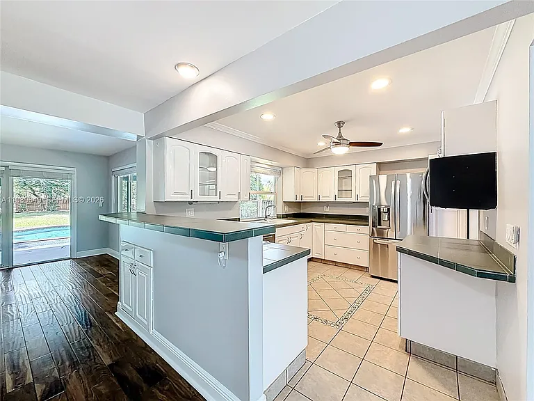 4330 SW 7th St — Photo 12