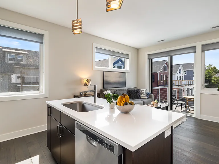 635 Fairview Ave NE #1 — Photo 12