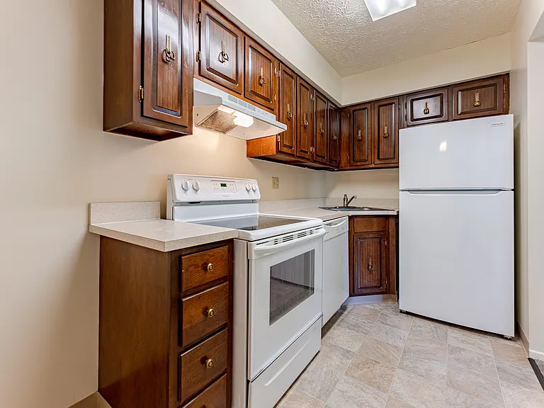 18001 Lakeshore Blvd #101 — Photo 6