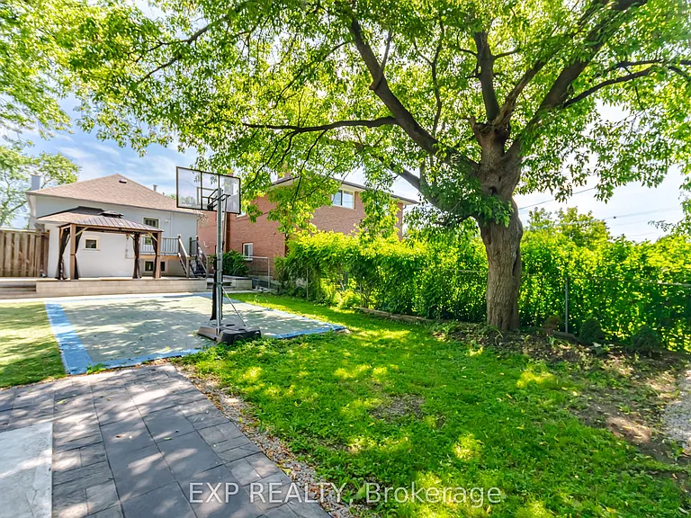 1052 Alexandra Ave — Photo 28