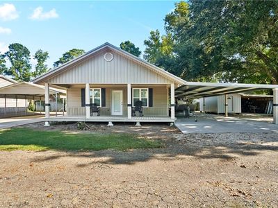 22259 Chinquapin Ave, Maurepas, LA, 70449