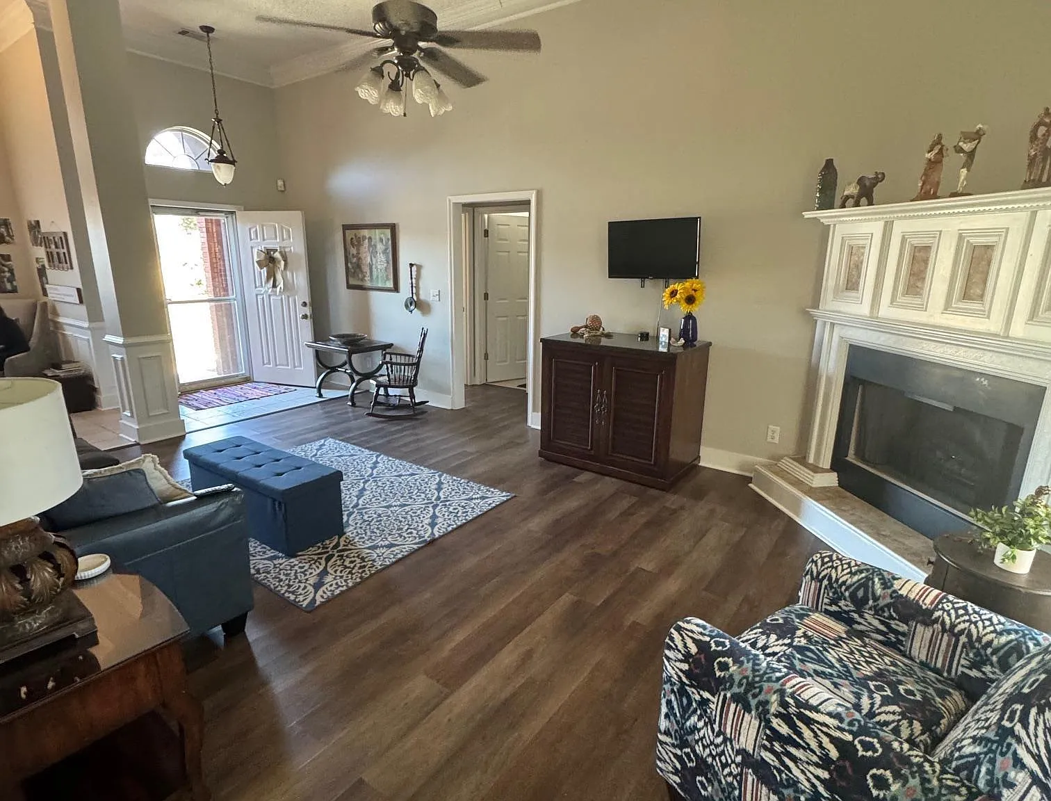 3 bed, 2.0 bath, 1484 sqft, $1,850 — Photo 2