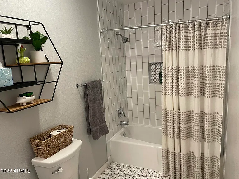 3909 E Shaw Butte Dr — Photo 13