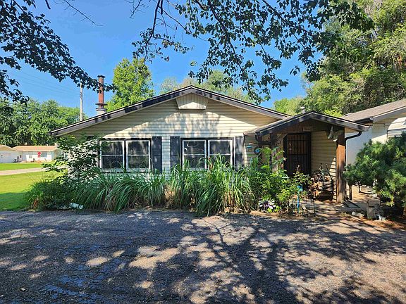 4th image of 5859 S Vandale Ave