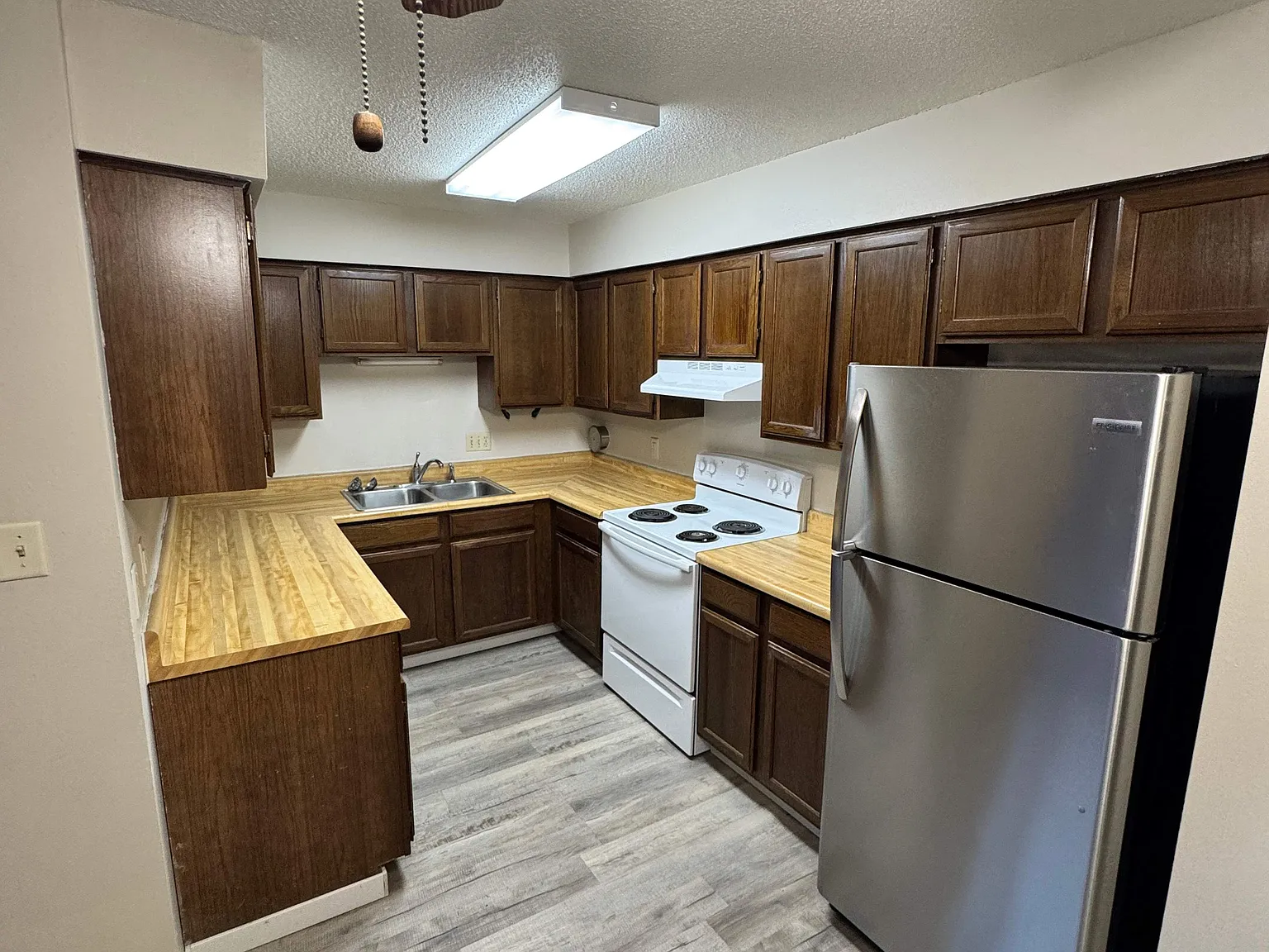 2 bed, 700 sqft, $775 — Photo 2