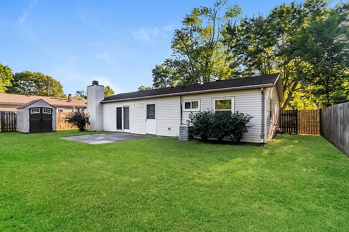 990 Sheffield Dr — Photo 9