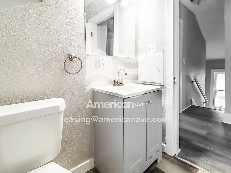677567_013_bathroom_14.jpg