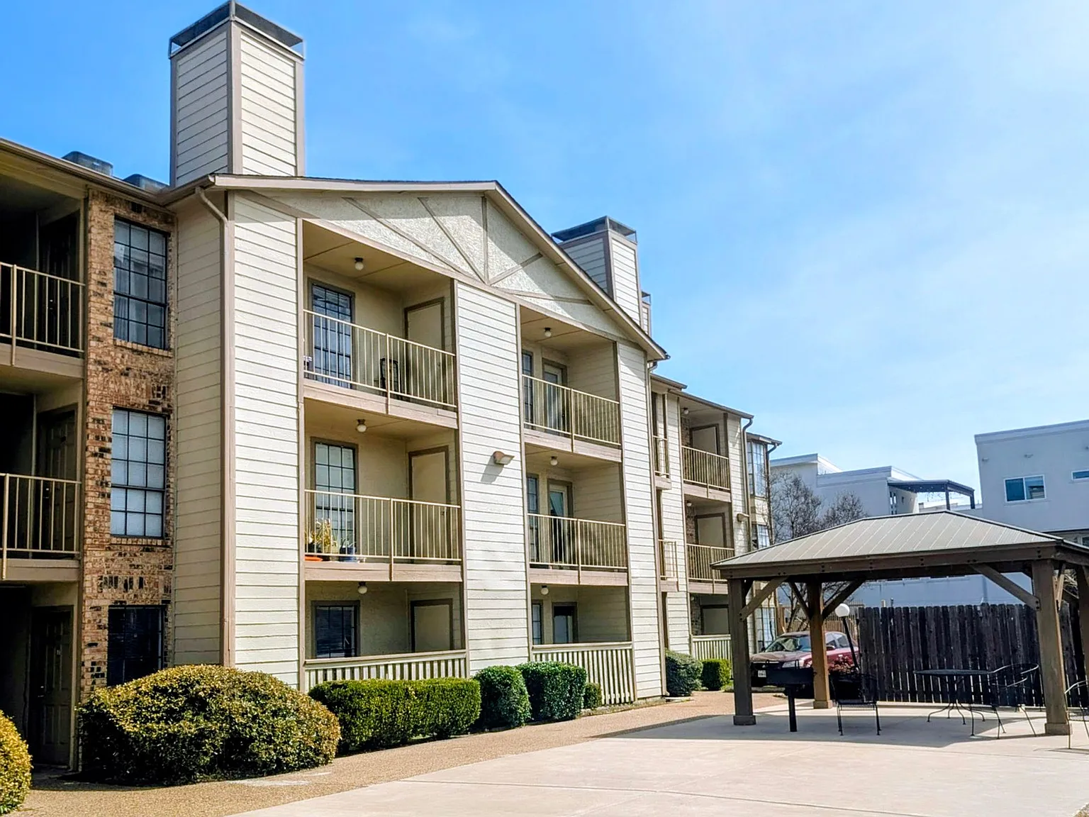 Bennett Place Apartments — Photo 3