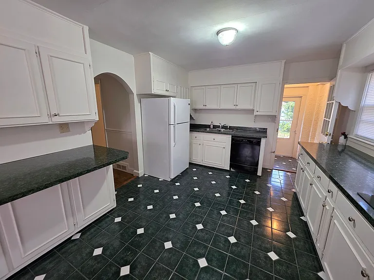 511 Jeanette Ave — Photo 6