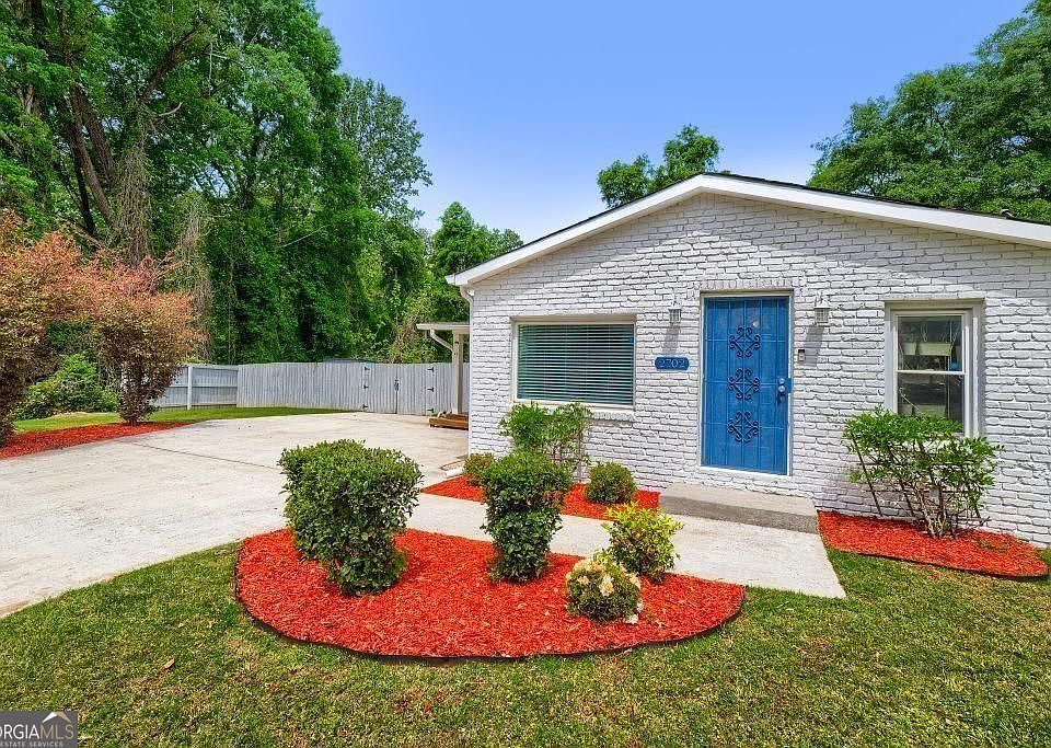 1st image of 2702 White Oak Dr