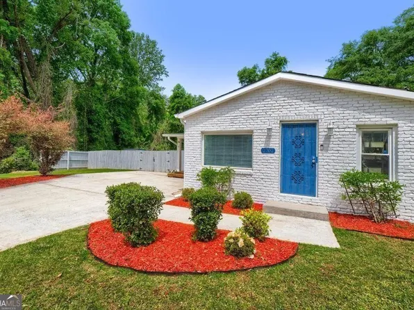 2702 White Oak Dr, Decatur, GA 30032