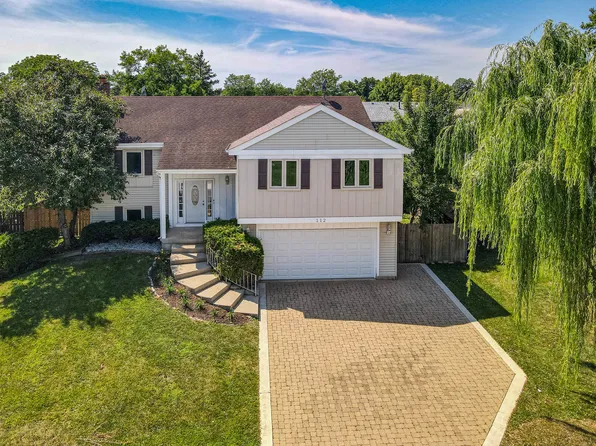 112 Lilac Ln, Buffalo Grove, IL 60089