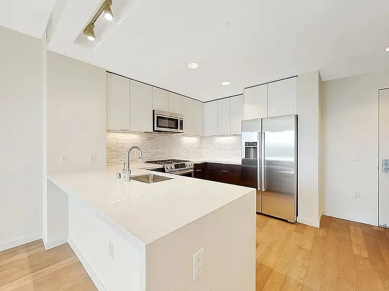 10 Kennedy Pl #209 — Photo 12