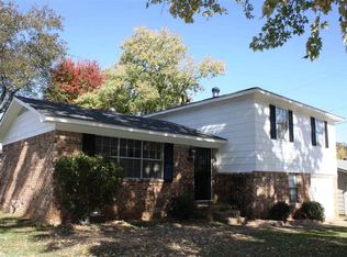22 Howell Dr, Little Rock, AR 72204