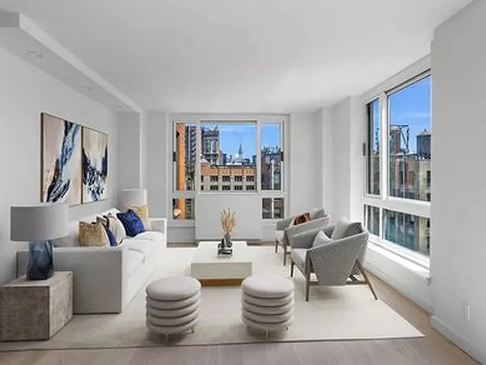 1st image of 1 Irving Pl APT P20f