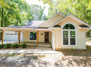 906 Stillwaters Dr, Dadeville, AL 36853