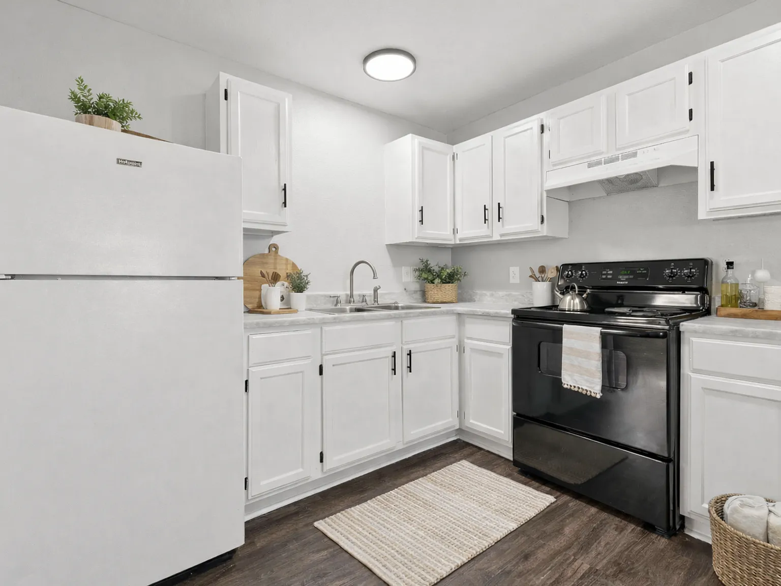 Springdale Square Apartments — Photo 4