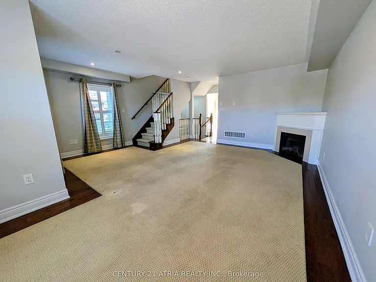 5047 Warwickshire Way — Photo 10
