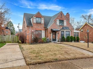 7320 Country Club Dr, Saint Louis, MO