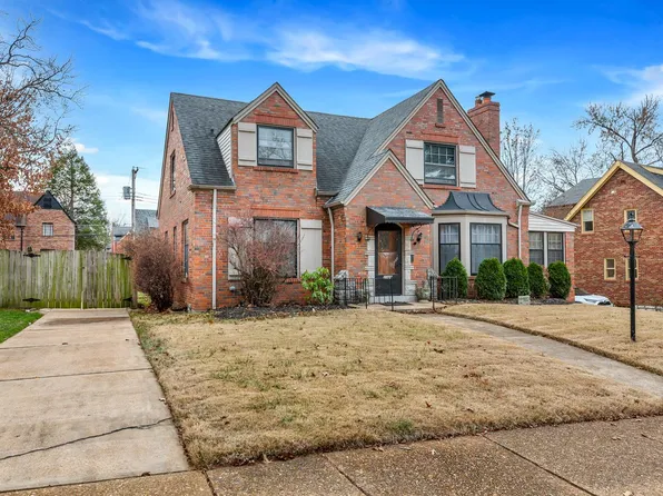 7320 Country Club Dr, Saint Louis, MO 63121