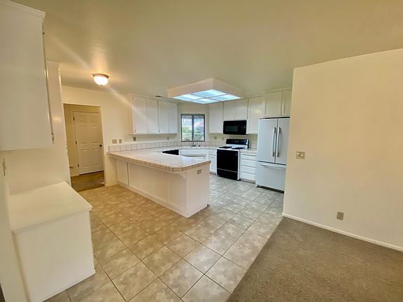 4th image of 260 Picholine Way