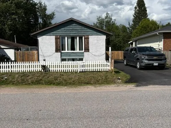 100 Strathcona Dr, North Bay, ON P1A 2N3