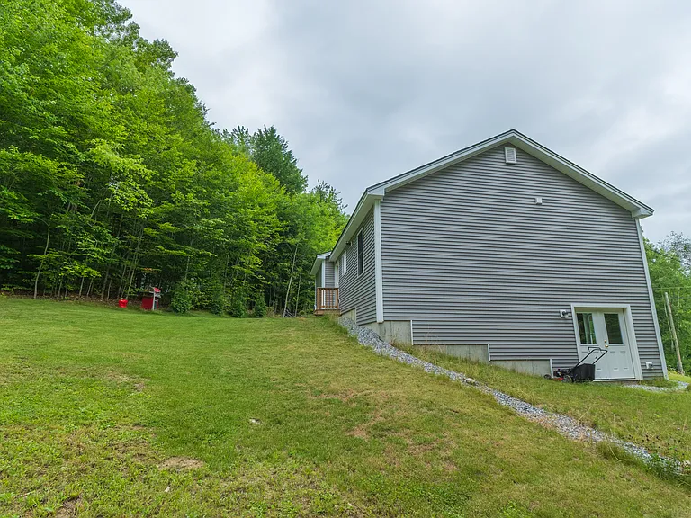 52 Clearview Dr — Photo 8