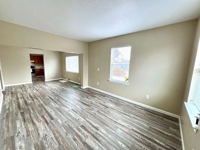 712 W Fourth Plain Blvd — Photo 12