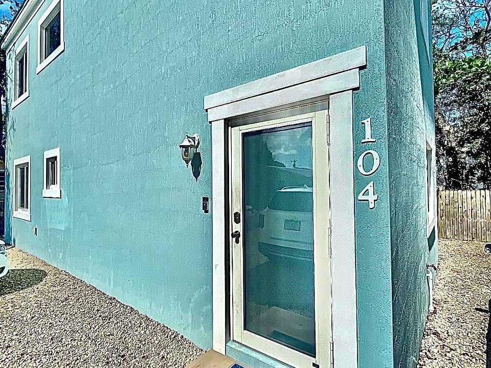 1st image of 104 Poinciana Dr