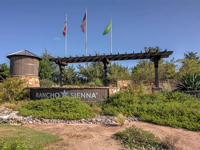 516 Panzano Dr — Photo 26