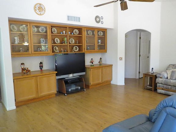 4th image of 861 E Desert Glen Dr