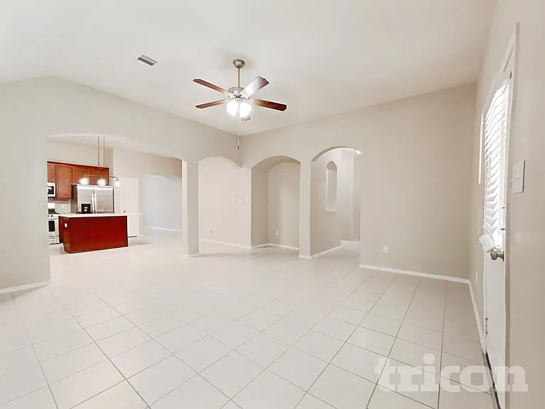 13702 Sun Bear Ct — Photo 3