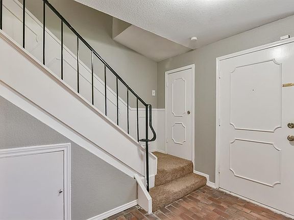 3rd image of 1700 Scenic Dr