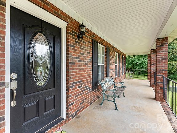 4th image of 908 Ramseur Rd