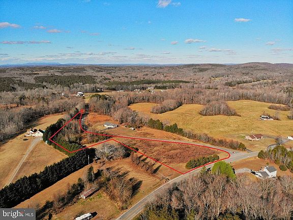 3rd image of 125 Sweden Falls Ln