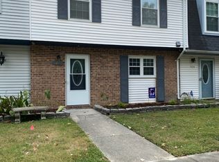 456 Youngs Mill Ln, Newport News, VA 23602